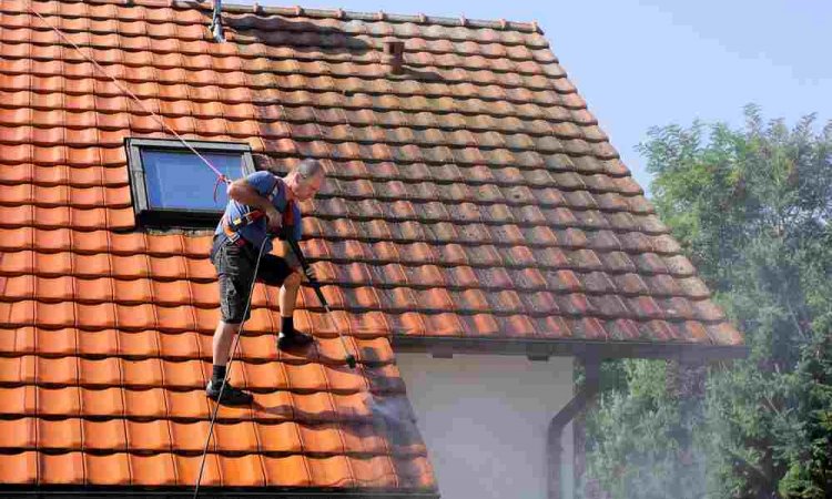 Nettoyage toiture en tuile - Villars-les-Dombes - ETS Habillage Toiture